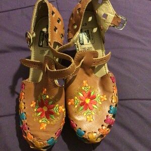 Preowned Brown Leather Emroidered Floral Mexican Wedges 8.5